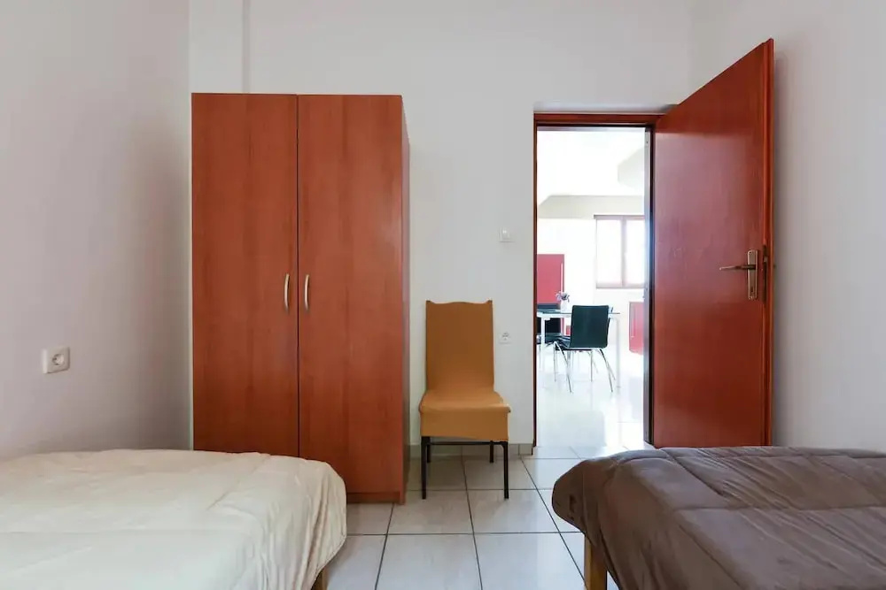 Nearby Beach, Modern Apartment Arena
