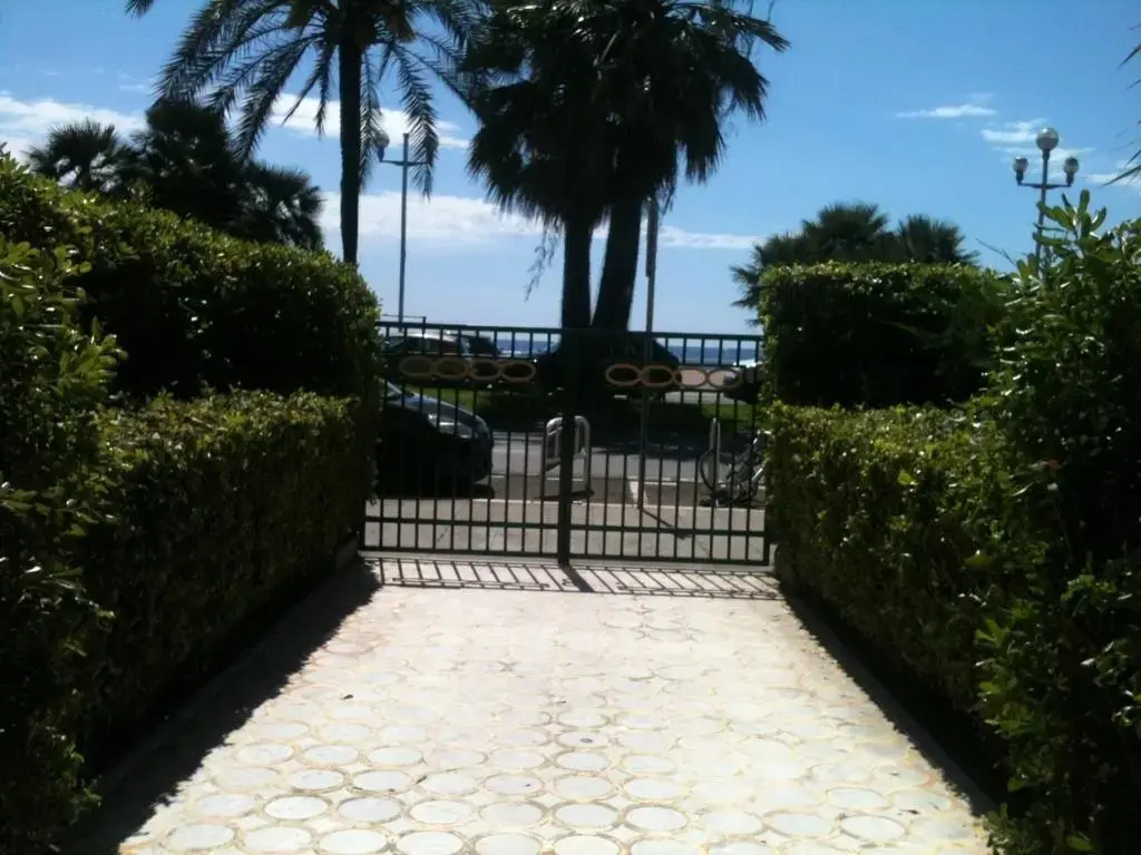 LAzur Promenade