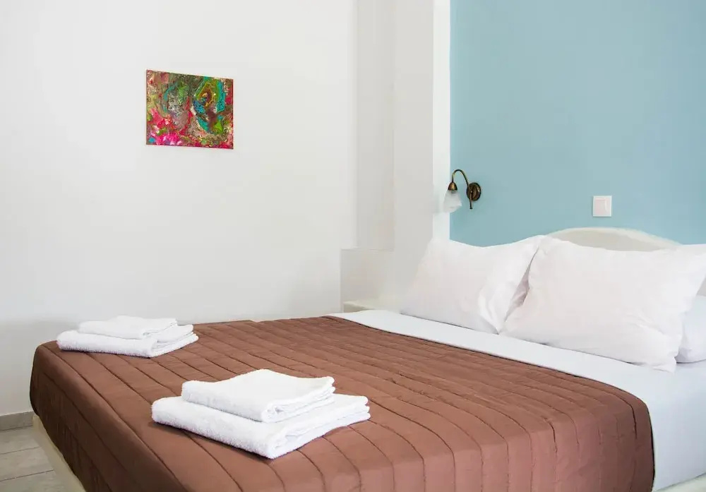 Sail Inn Studios & Apartments