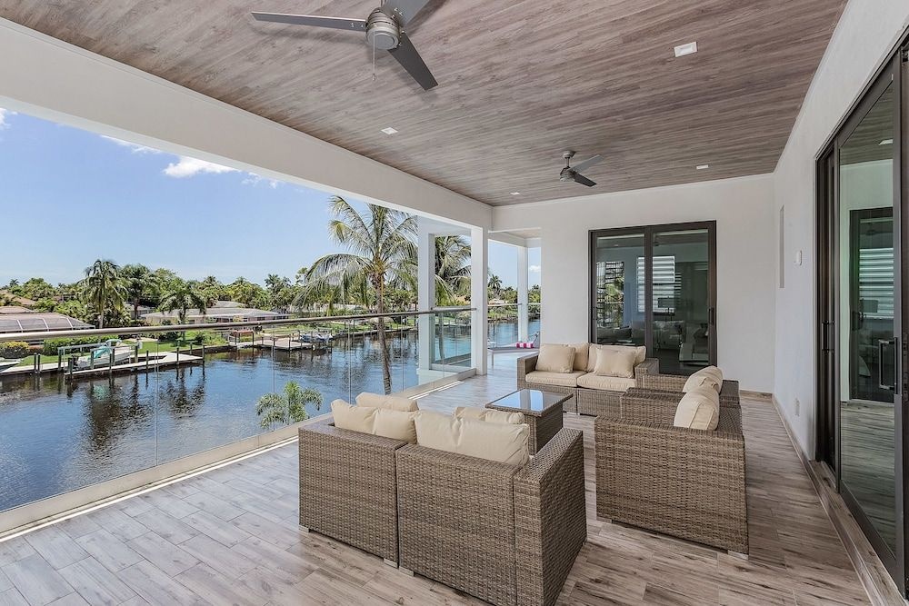 Villa Cosmopolitan by Vacationhit