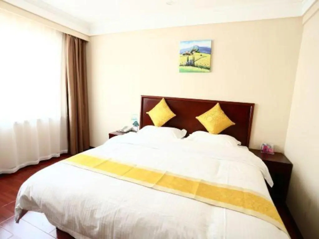 GreenTree Inn Qingdao Licang Shuyan Road Daweng Square Express Hotel