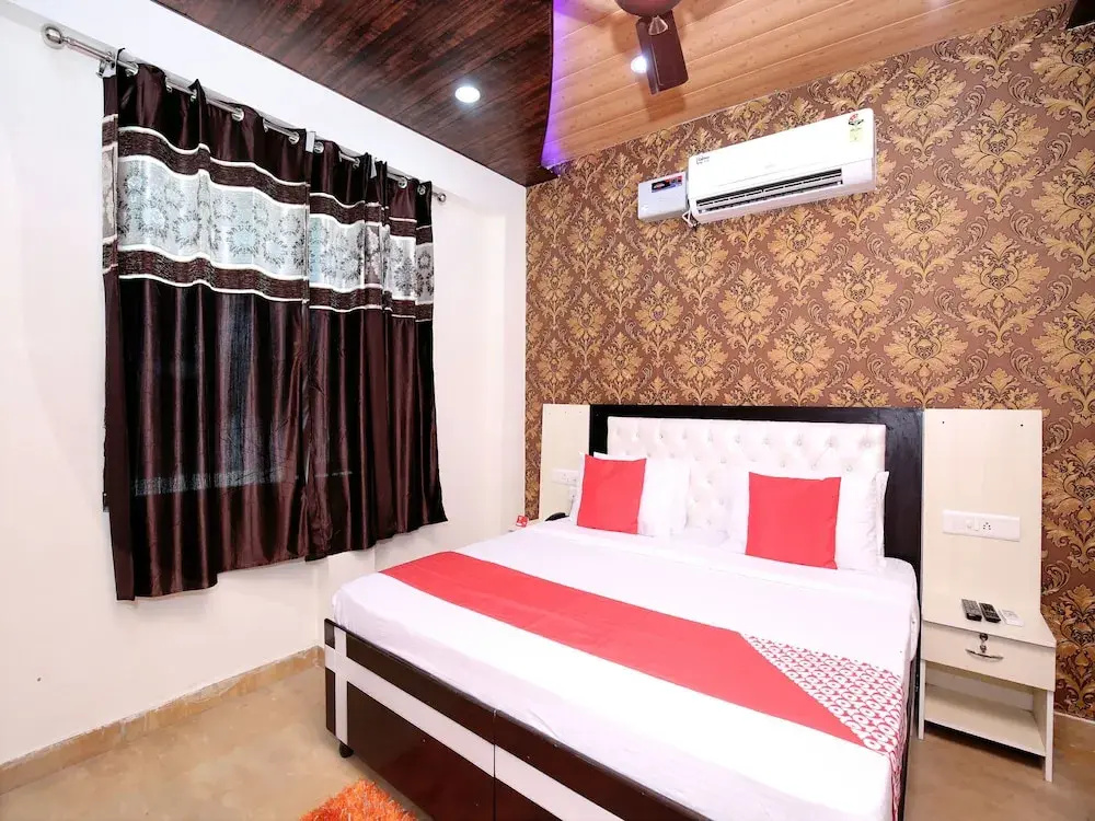 OYO 14529 The Sitara Hotel