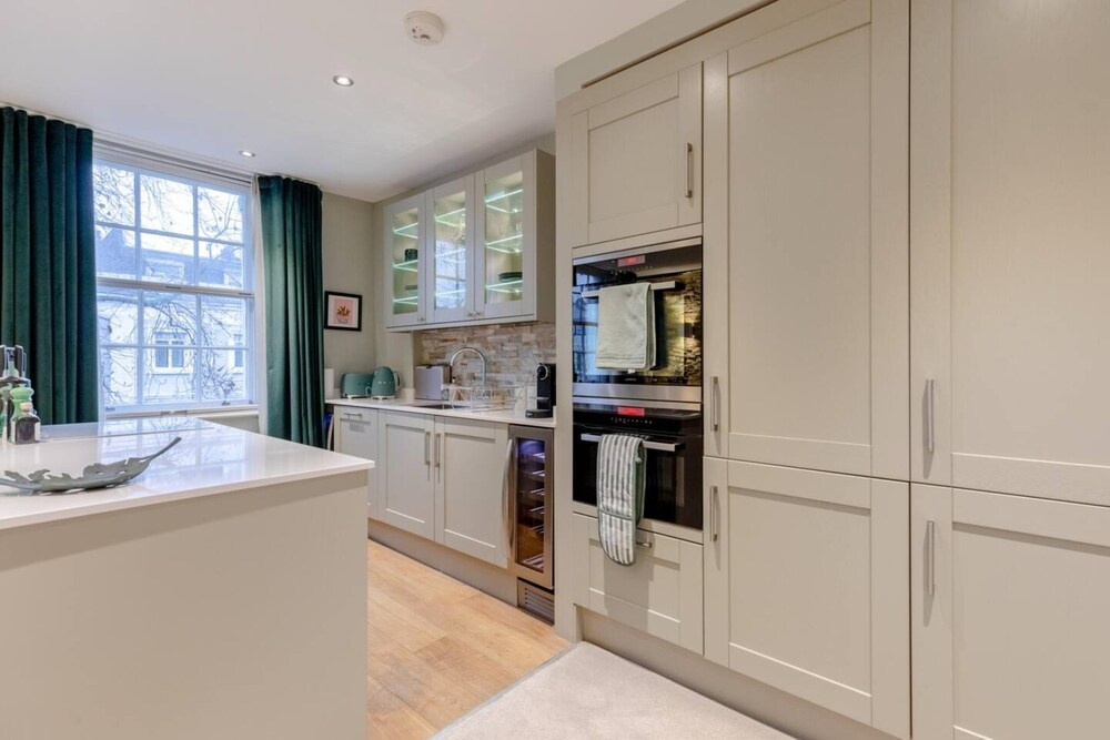Elegant 1BD Flat in the Heart of Notting Hill!