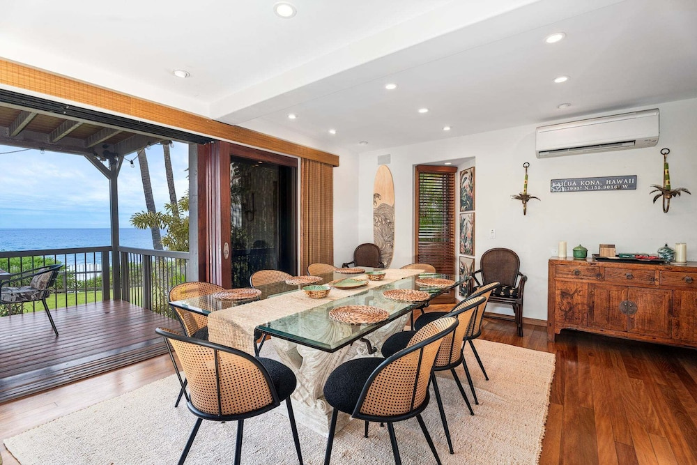 Air-conditioned Ocean Front Hawaii Townhome! - Sleeps 6 - Vrkcv