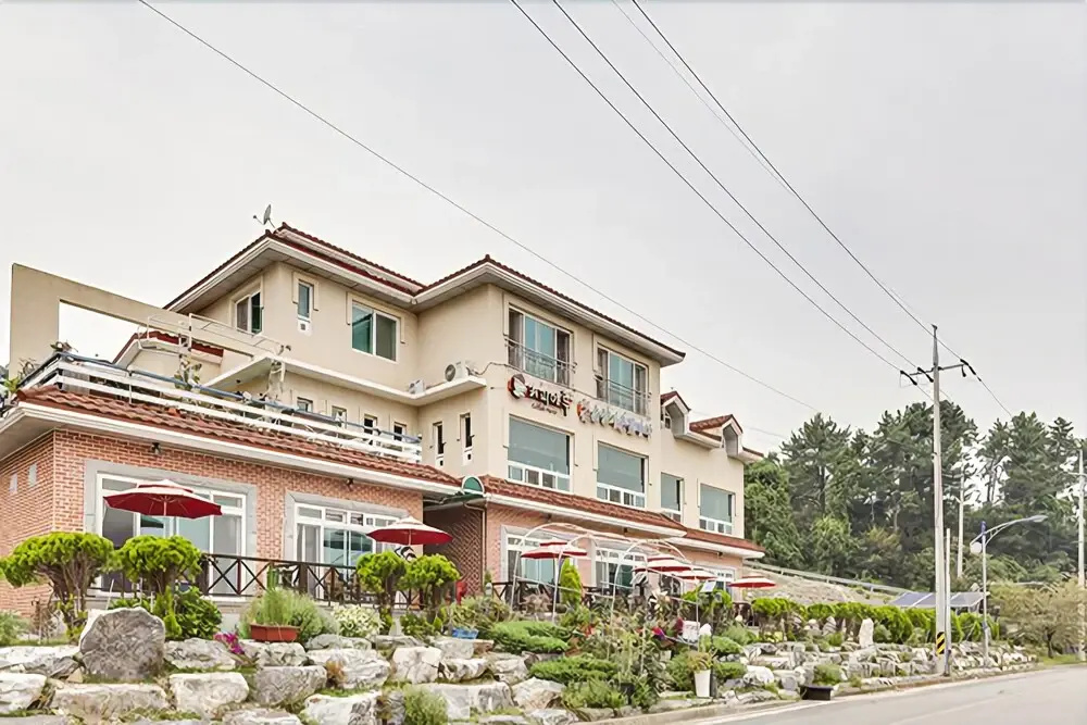 Tongyeong Pine Fragrance Silverlight Sea Pension