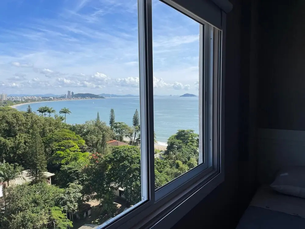 Apto Frente Mar Próximo ao Beto Carrero