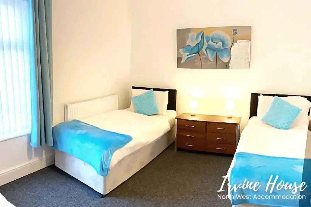Spacious 2-Bedroom Contractor Stay with Kitchen, Wi-Fi & Parking