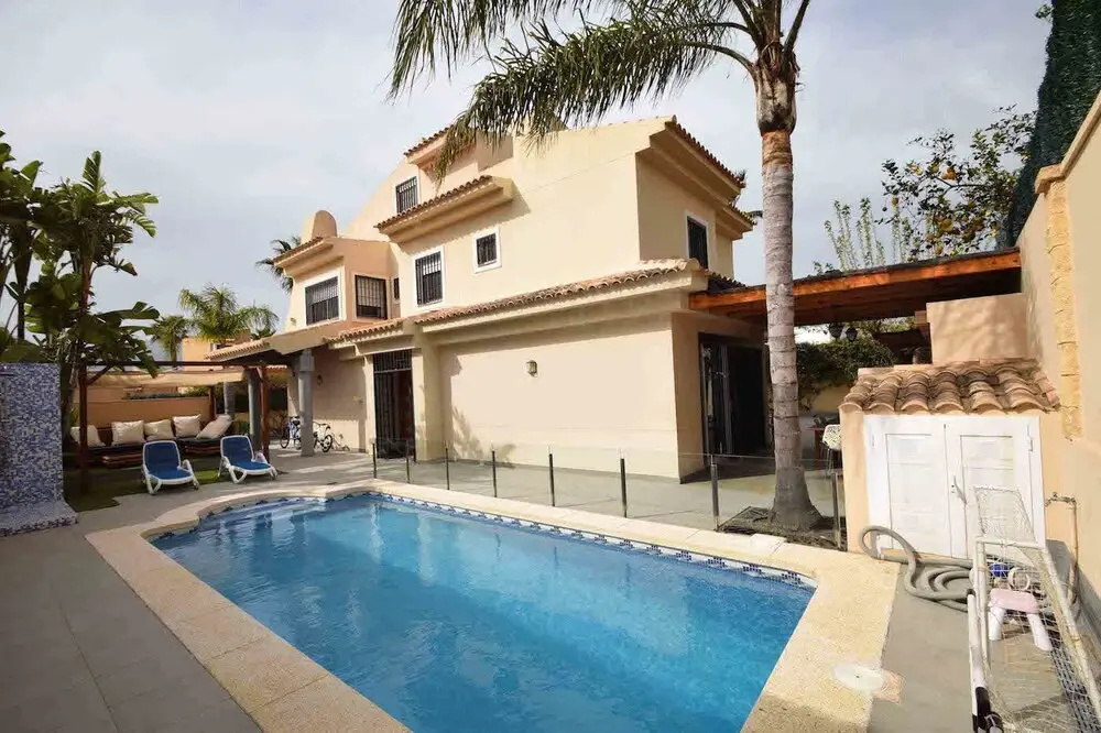 Villa Levante Beach 6 Bd
