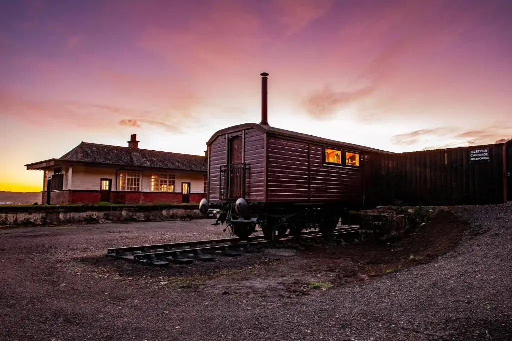 Appin Holiday Homes -Caravans, Lodges, Shepherds Hut and Train Carriage stays