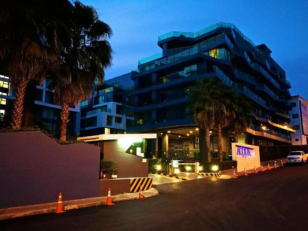Acqua Condominium 2