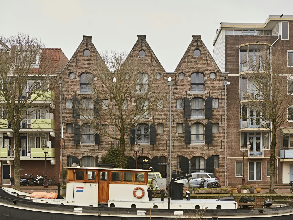YAYS Amsterdam Salthouse Canal by Numa