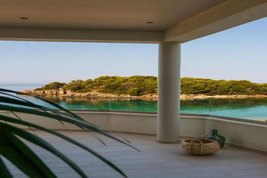Prima Vista Beachfront Boutique Hotel