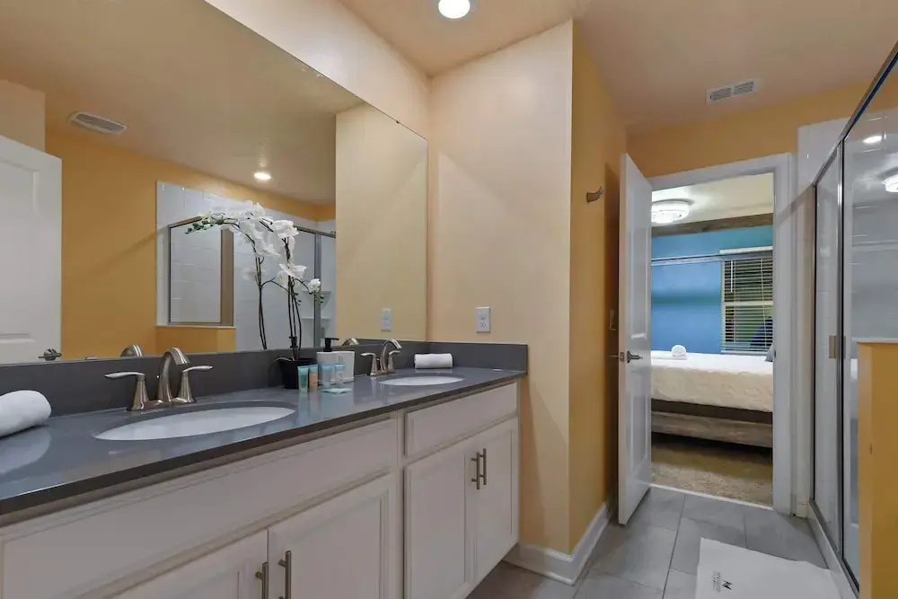 Luxury Stay: Pool, Spa, Near Disney & Outlets