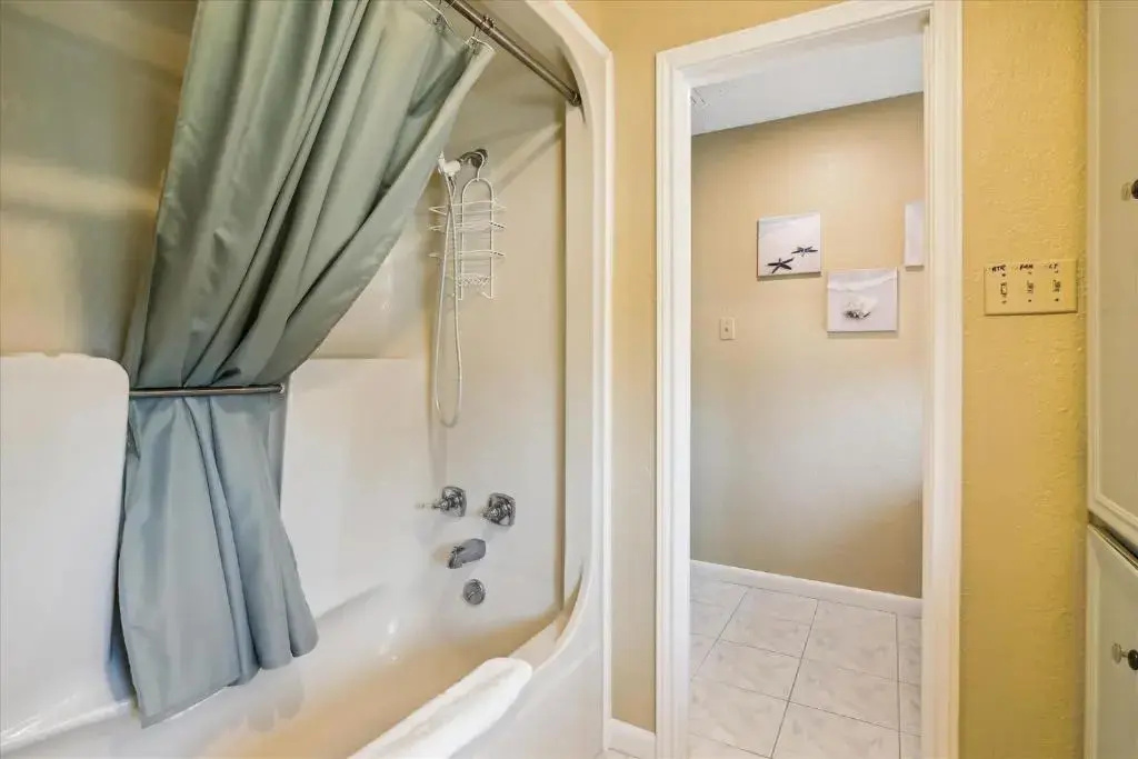 Canal Breeze by Ryson Vacation Rentals