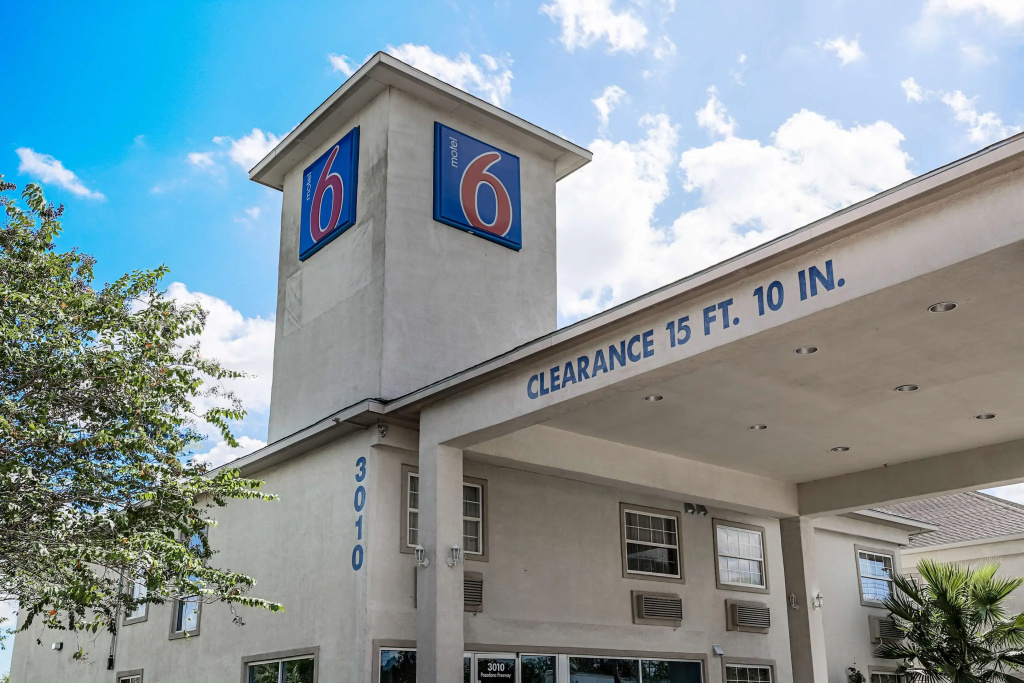 Motel 6-Pasadena, TX