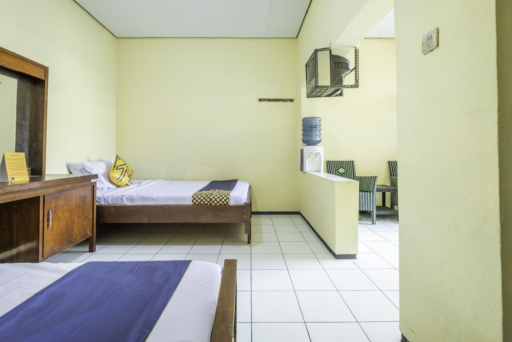 Hotel Priangan by OYO Rooms