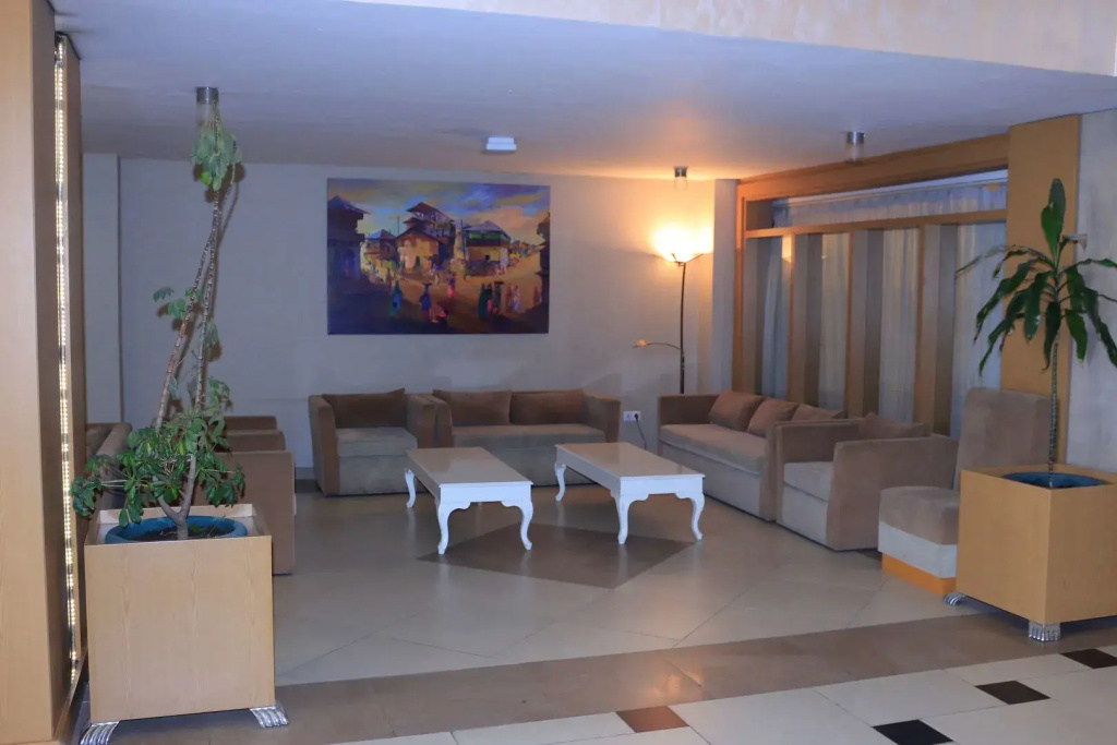 Momona Hotel