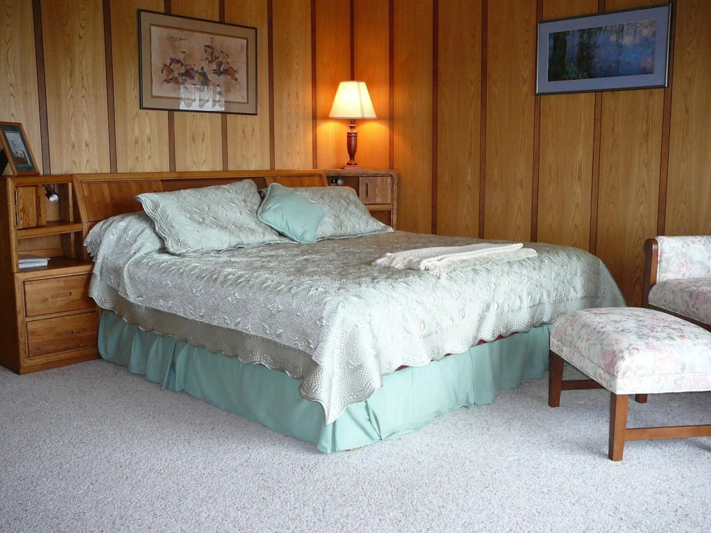 Kiana Lodging