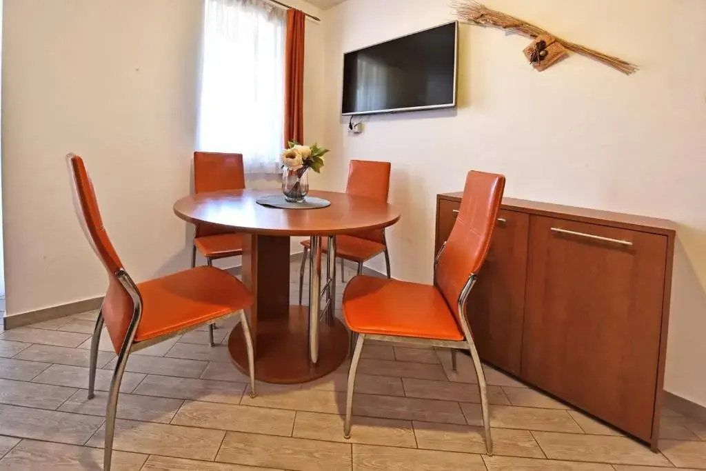Apartments house Tomic for max 22 persons Maj Poreč