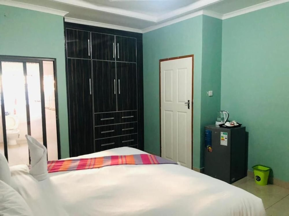 Makgadikgadi Riverview Inn