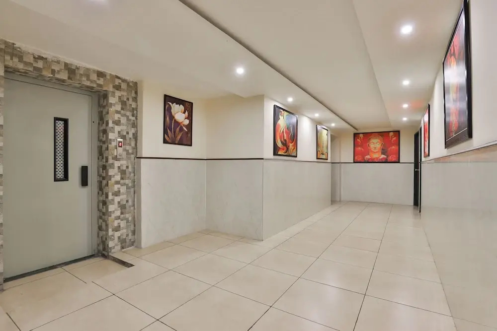 OYO 16086 Hotel Moris Banquets