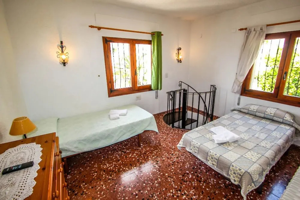 Sweet - modern, well-equipped villa with private pool in Benissa