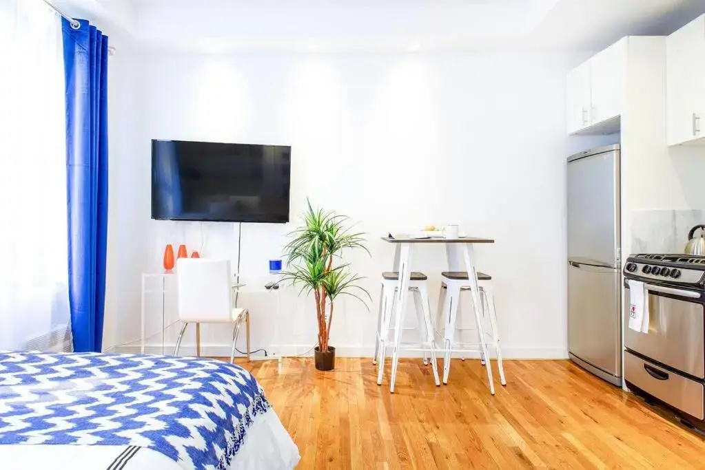 62-3B Studio Prime UES Walk to Central Park