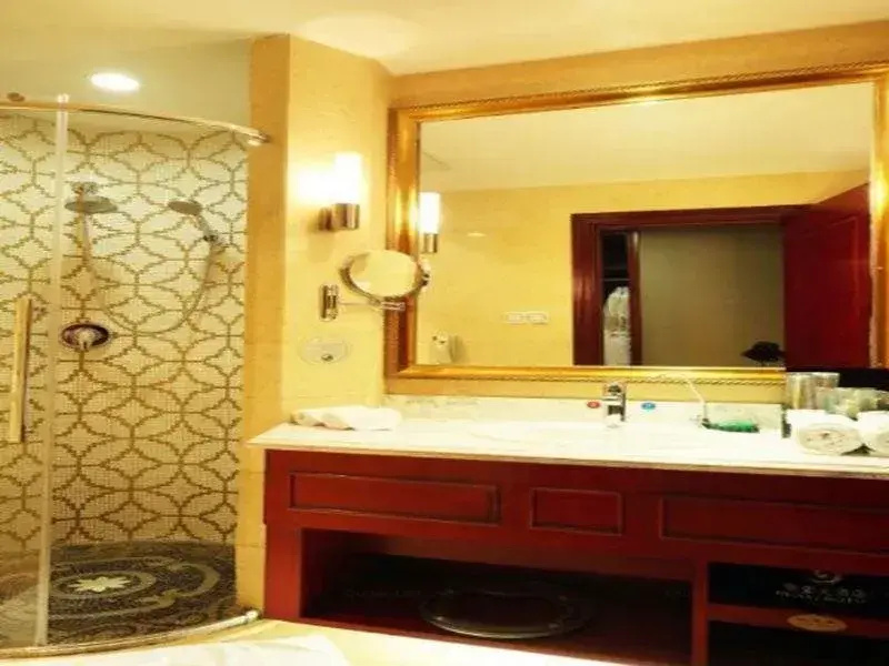 Penglai Huaxi Hotel