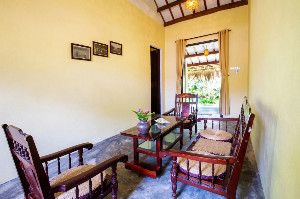 Red Flower Cottages Homestay