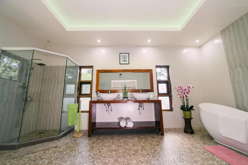 Denika\s Suites