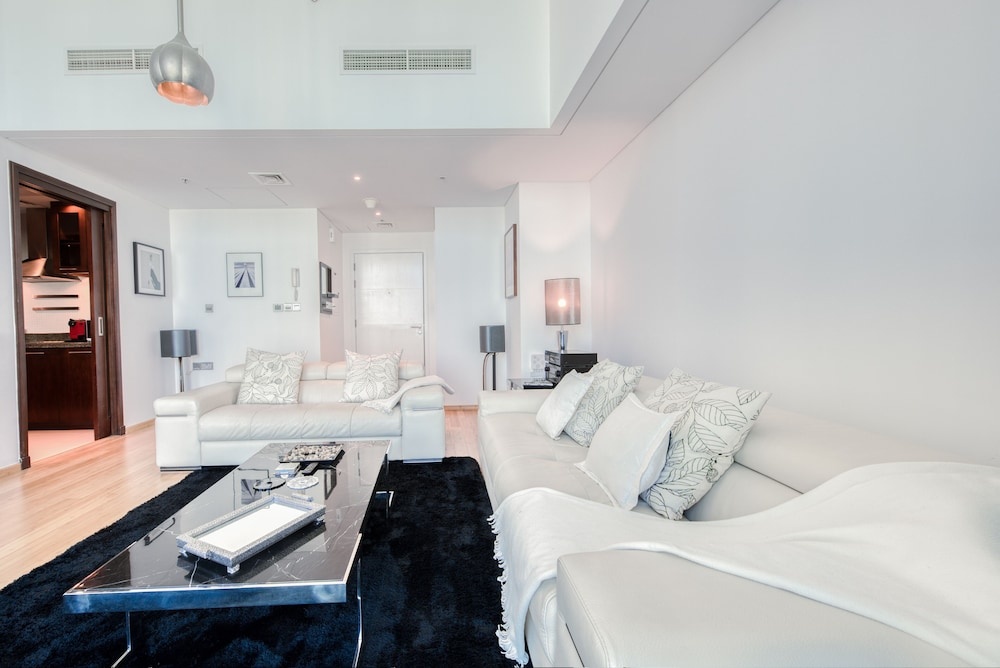 Paloma Tower 3705