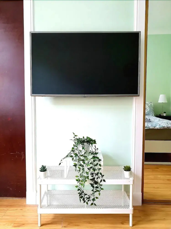 Bright Cosy Flat Close by Tourist Spots