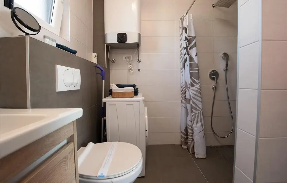 Beautiful Home in Nin With Outdoor Swimming Pool, Wifi and 2 Bedrooms