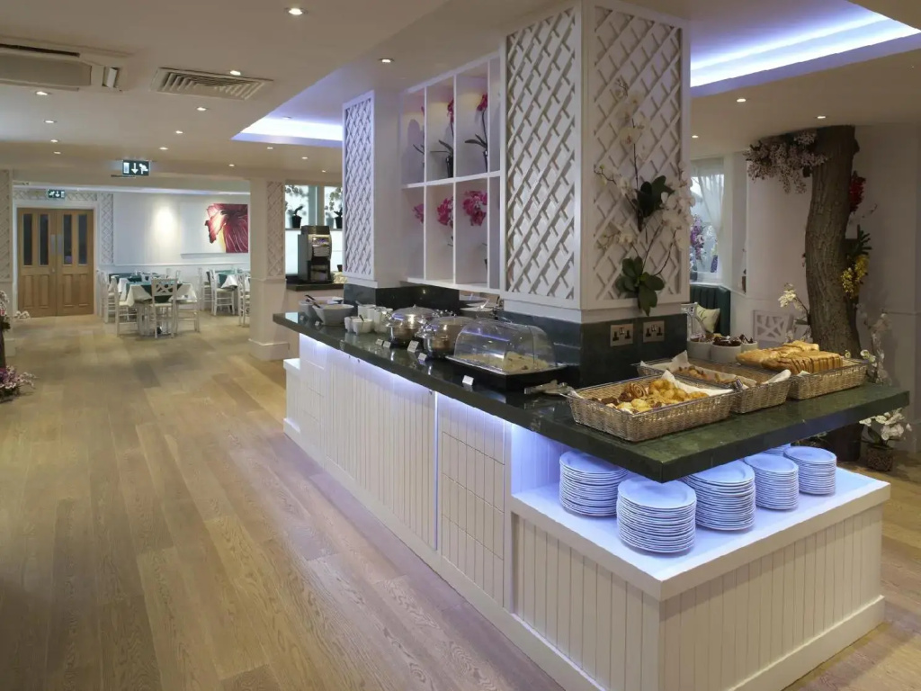 Park International Hotel