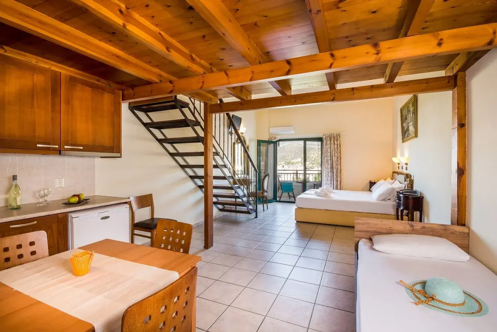 Dias Luxury Studios & Apartments