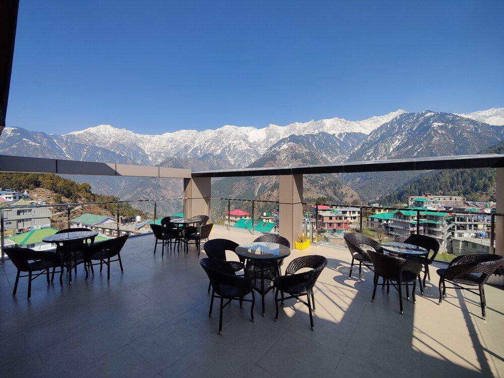 Aliza Inn And Suites By SRS Hotels