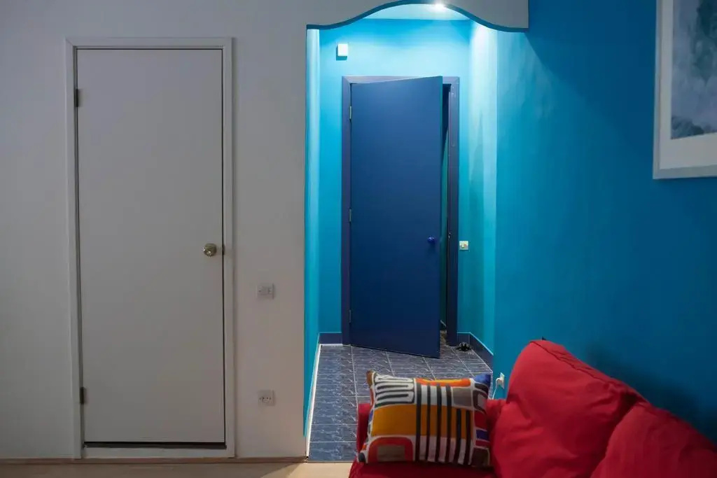 Bluedoor Apartment