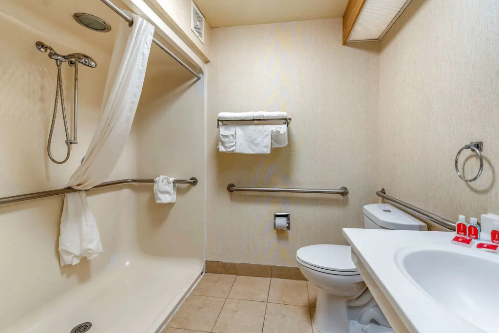 Econo Lodge North Academy