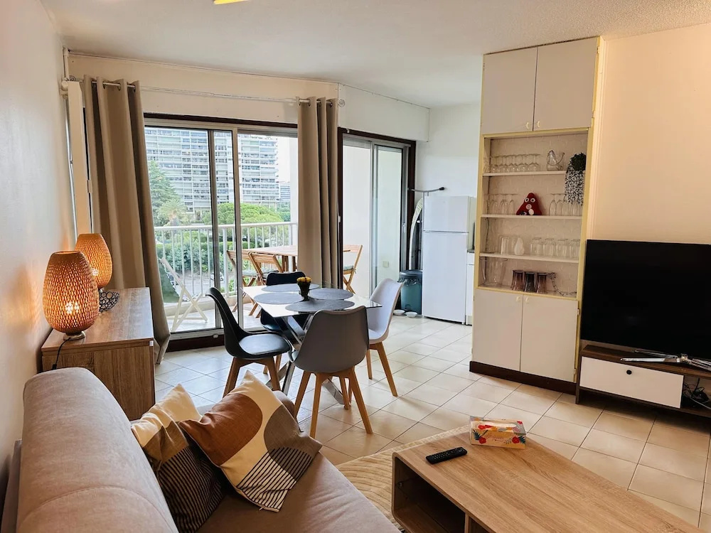 Studio With a Shared Pool Near the Beaches - 2244