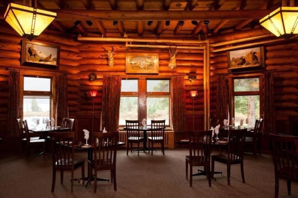 Simpson's Num-ti-jah Lodge