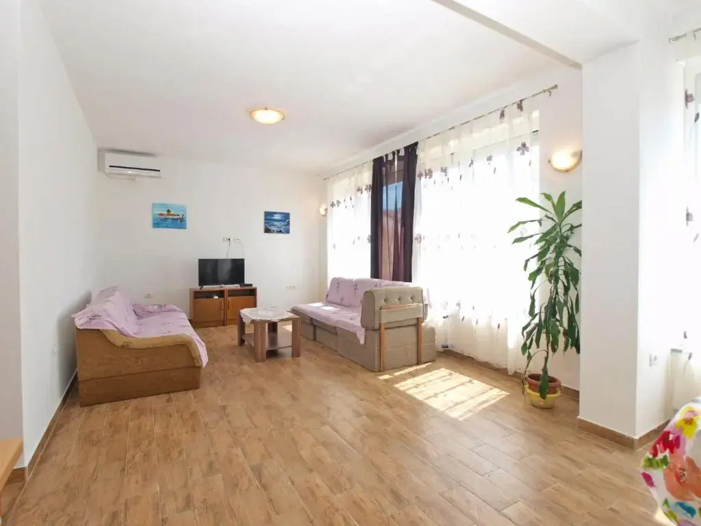 Apartments Edin 1359
