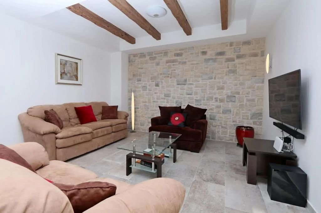 Lurda in Linardići with 4 bedrooms and 2 bathrooms