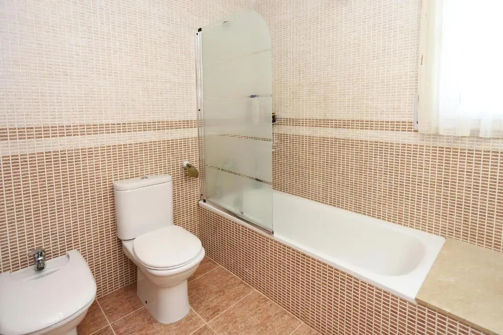 AT131 Aire acondicionado, comunidad con piscina, playa a 800m