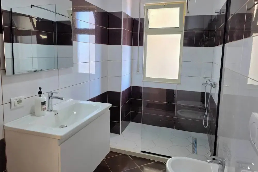 Sea View Apartment in Durres Beach 100