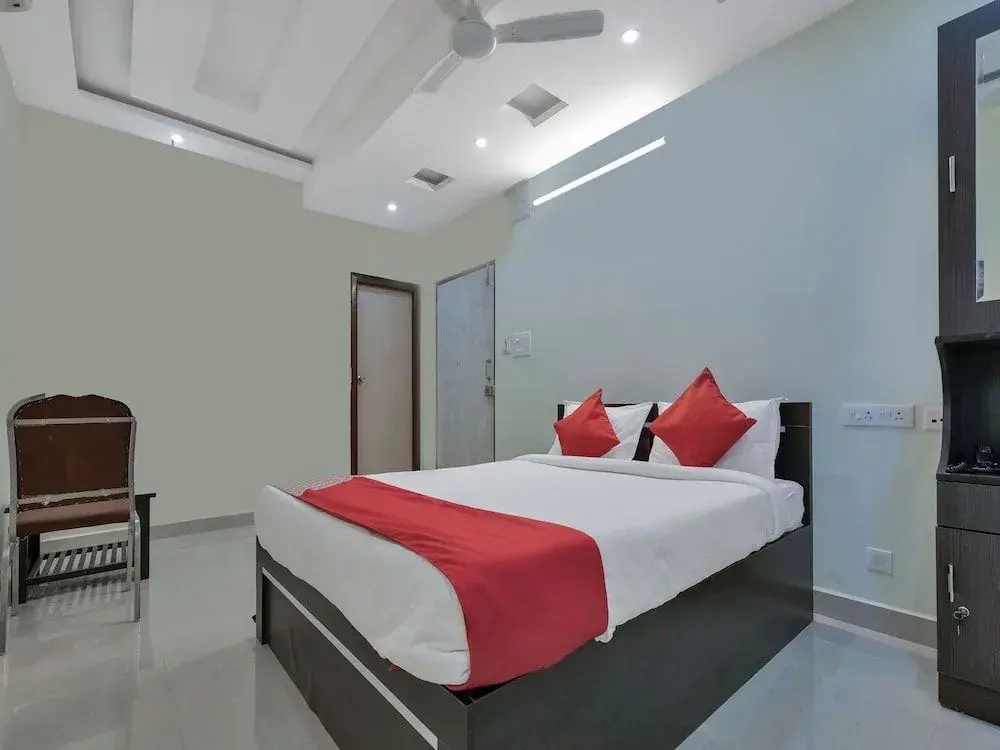 OYO 12181 Hotel Gravity