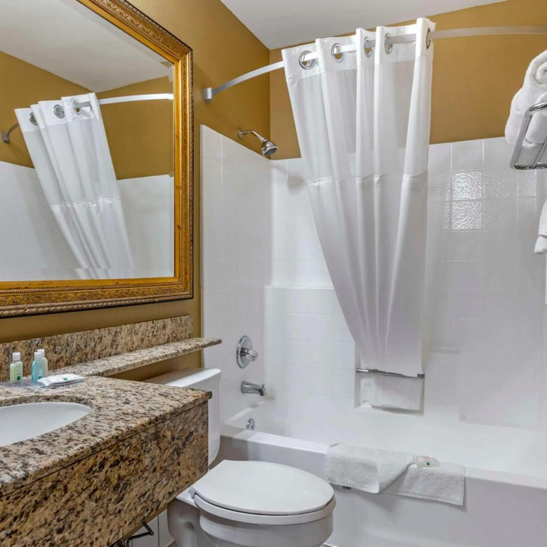 Quality Inn & Suites Westminster Seal Beach