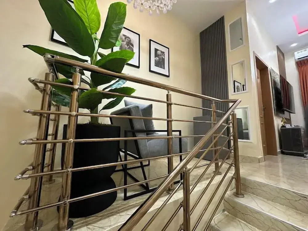 Elconia Apartments