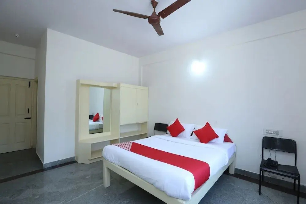 Oyo 30297 Riviera Residency