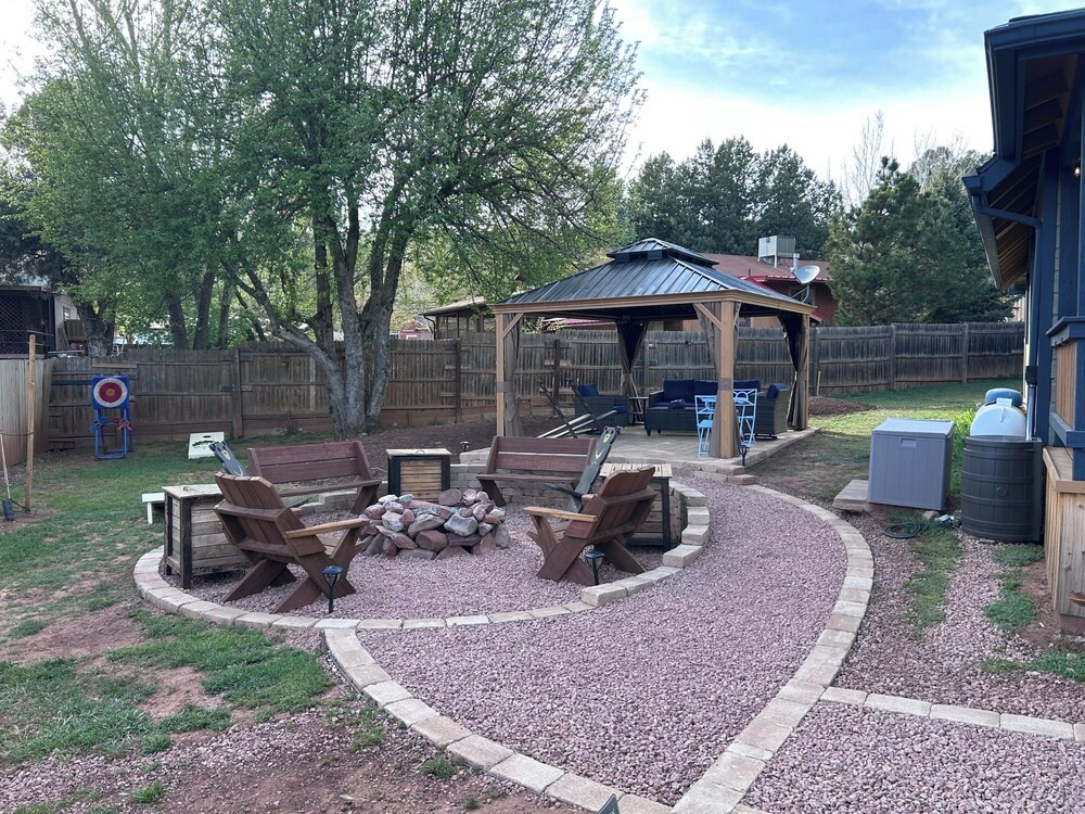 Family Cabin in Pine w/ Deck: Pets Welcome!
