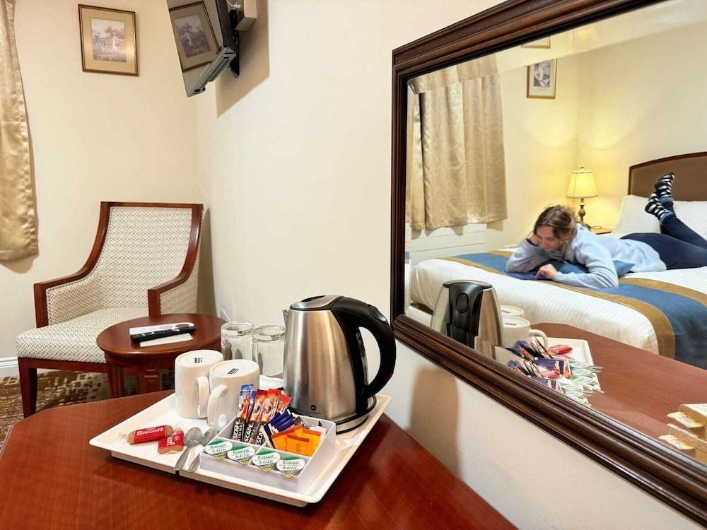 Royal Swan, Ashley Manor - B&B